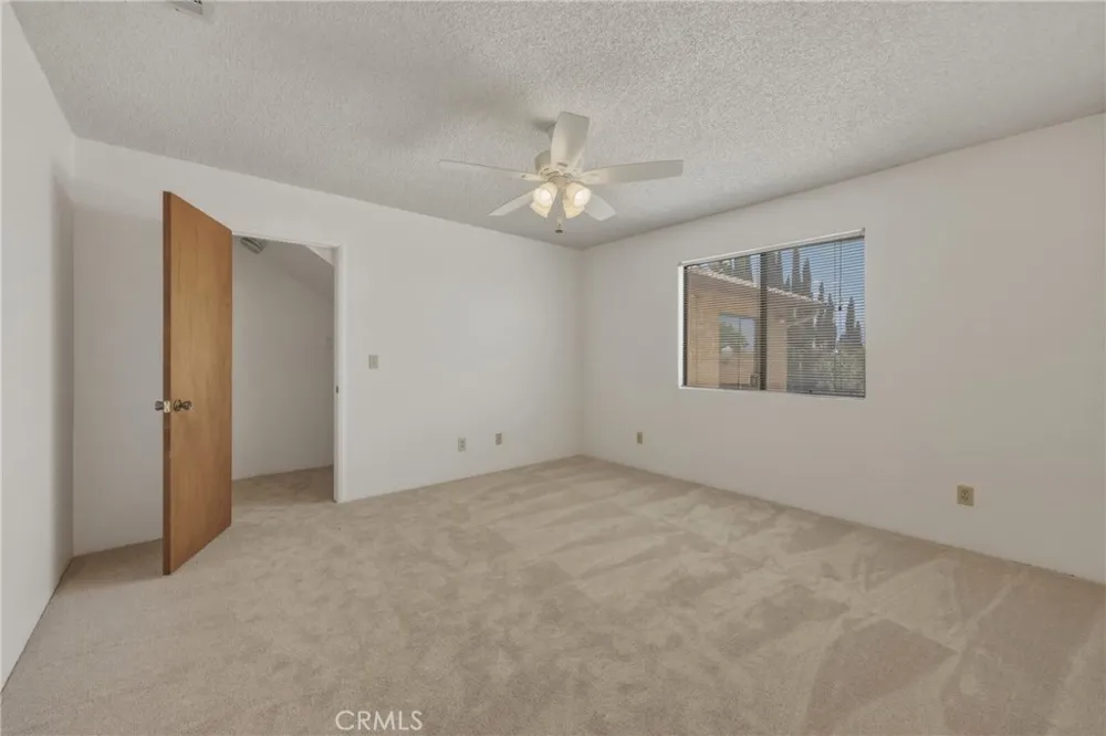 8956 Oak Creek Rd Cherry Valley, CA 92223