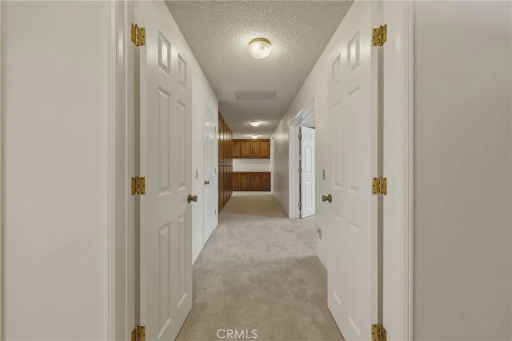 8956 Oak Creek Rd Cherry Valley, CA 92223