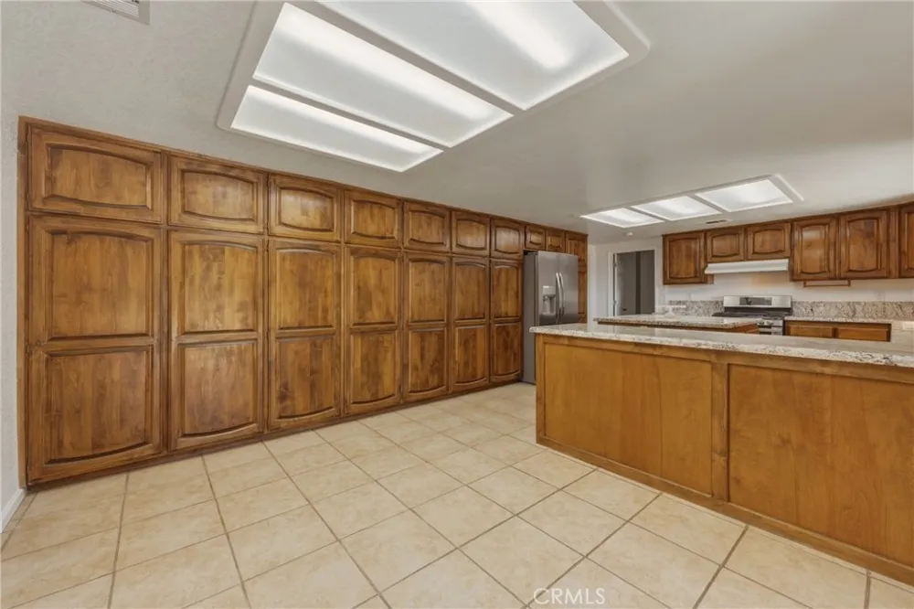 8956 Oak Creek Rd Cherry Valley, CA 92223