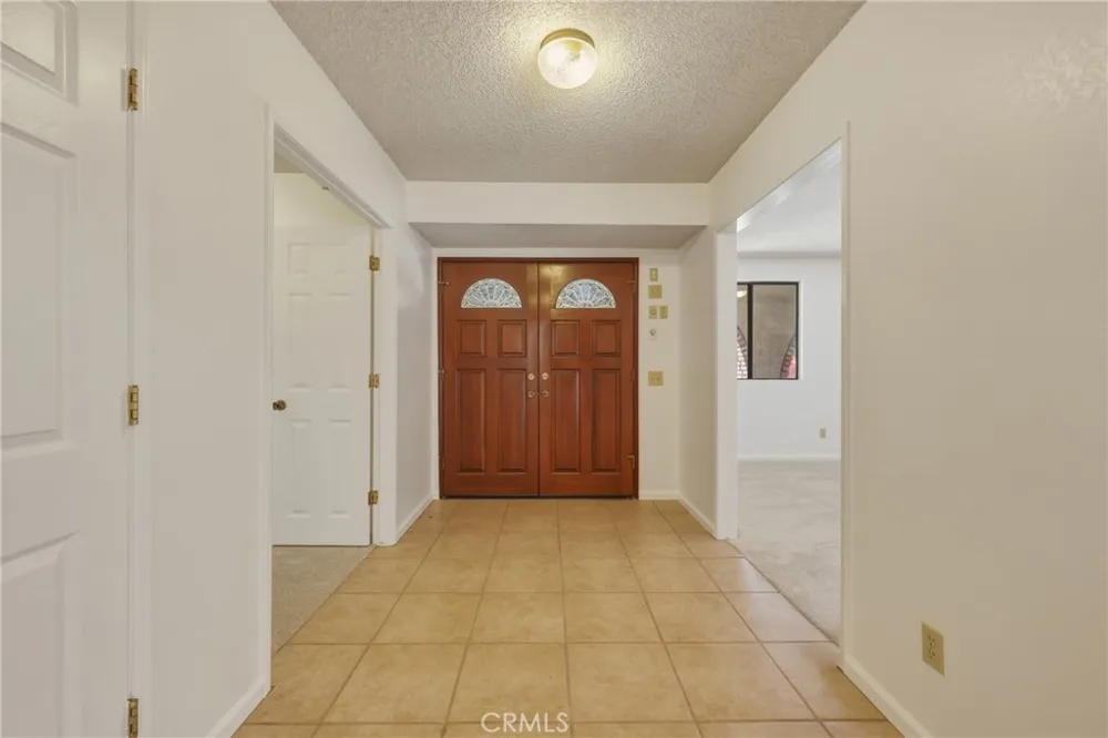 8956 Oak Creek Rd Cherry Valley, CA 92223