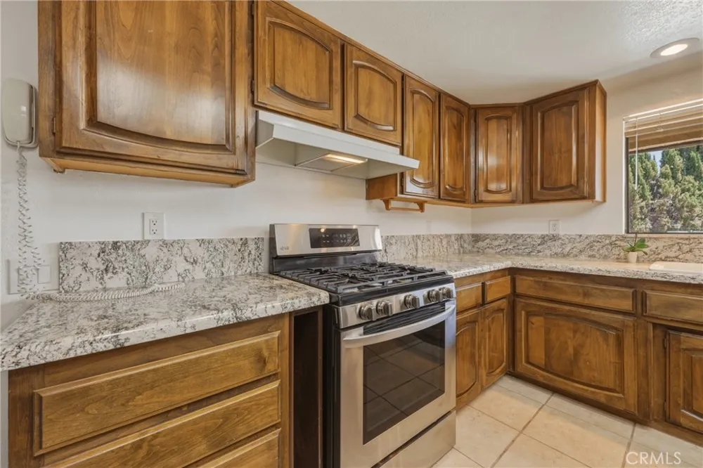 8956 Oak Creek Rd Cherry Valley, CA 92223
