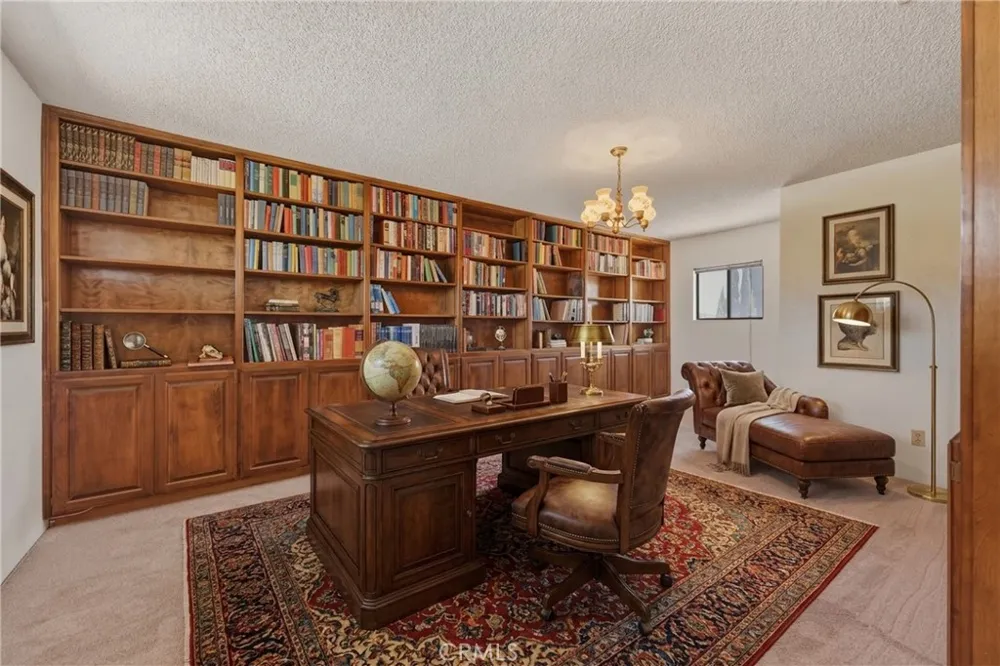 8956 Oak Creek Rd Cherry Valley, CA 92223
