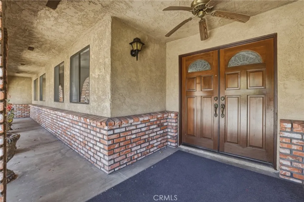8956 Oak Creek Rd Cherry Valley, CA 92223