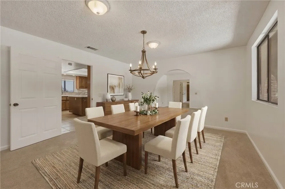 8956 Oak Creek Rd Cherry Valley, CA 92223
