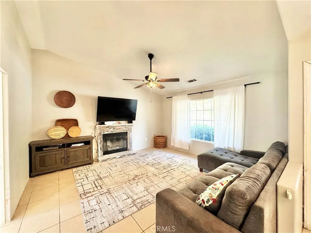 966 Allen Banning, CA 92220