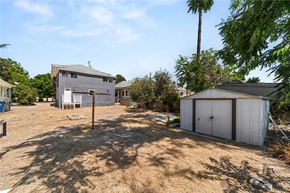 108 S Buena Vista Redlands, CA 92373
