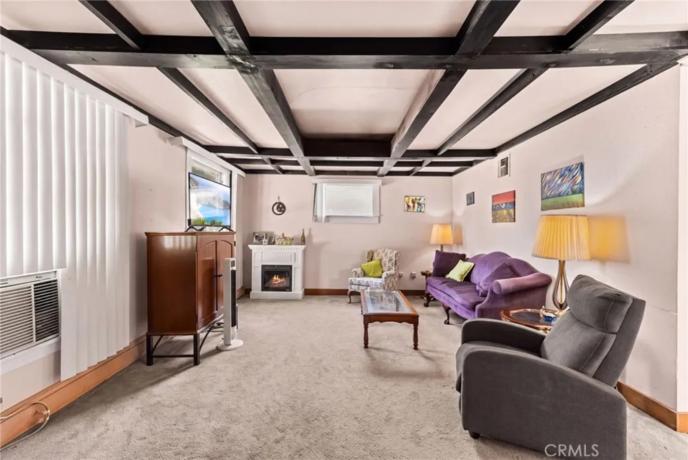 108 S Buena Vista Redlands, CA 92373