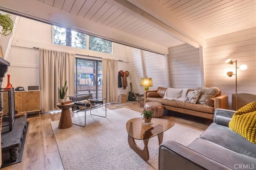909 W Rainbow Big Bear City, CA 92314