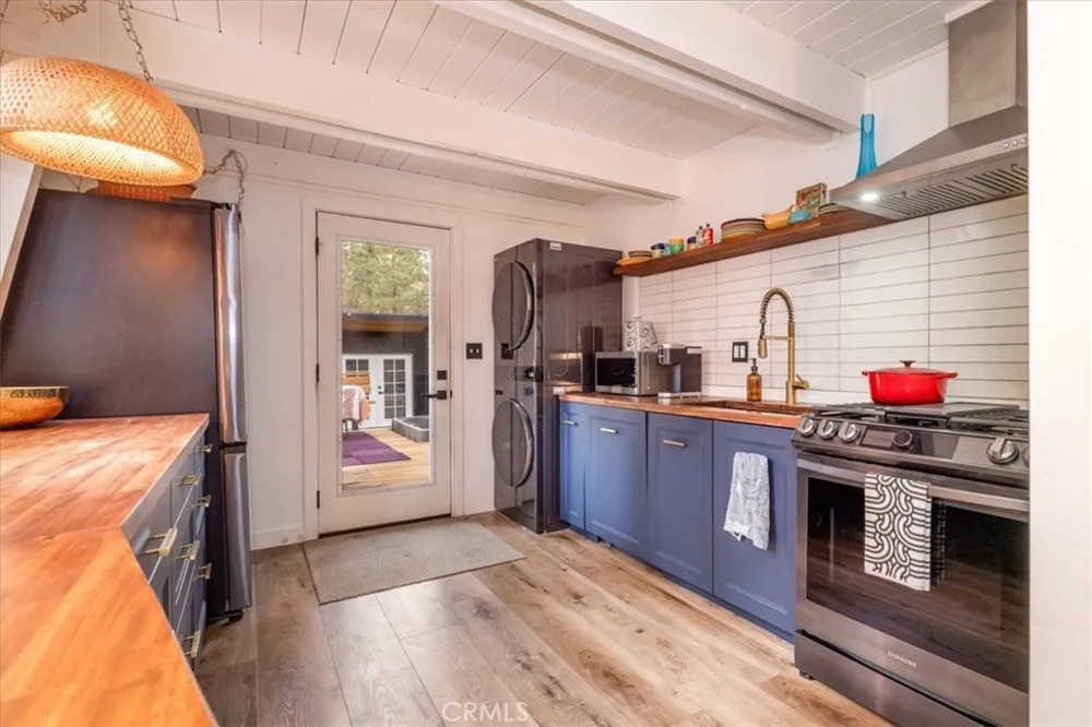 909 W Rainbow Big Bear City, CA 92314