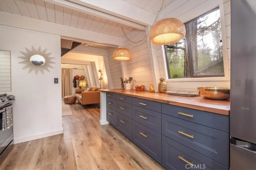 909 W Rainbow Big Bear City, CA 92314