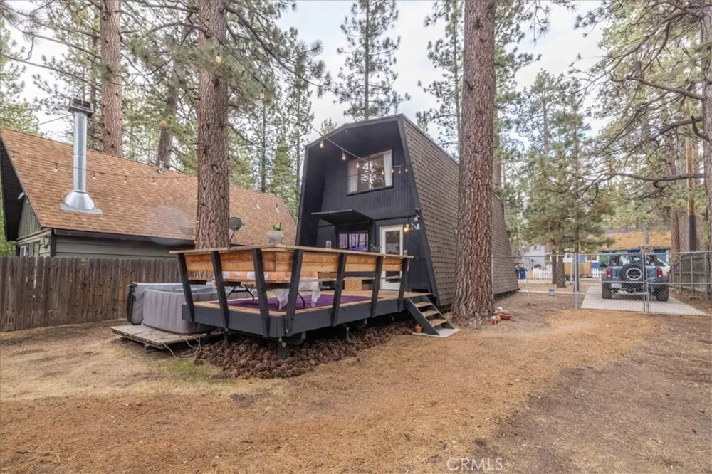 909 W Rainbow Big Bear City, CA 92314