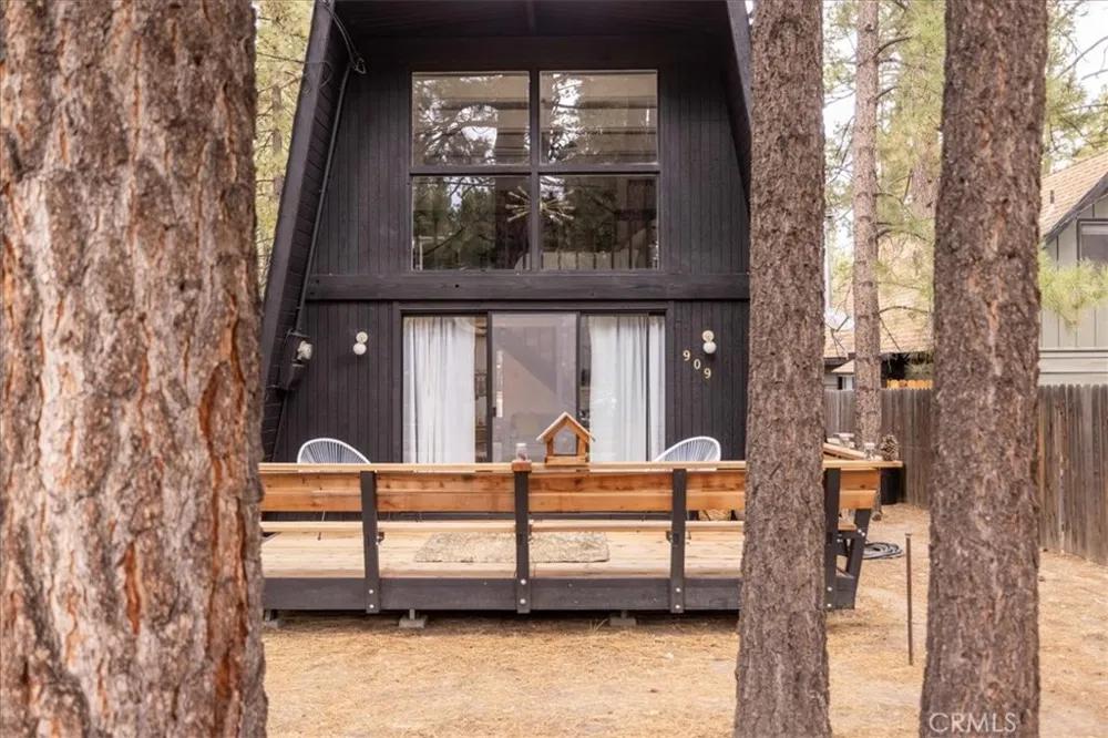 909 W Rainbow Big Bear City, CA 92314