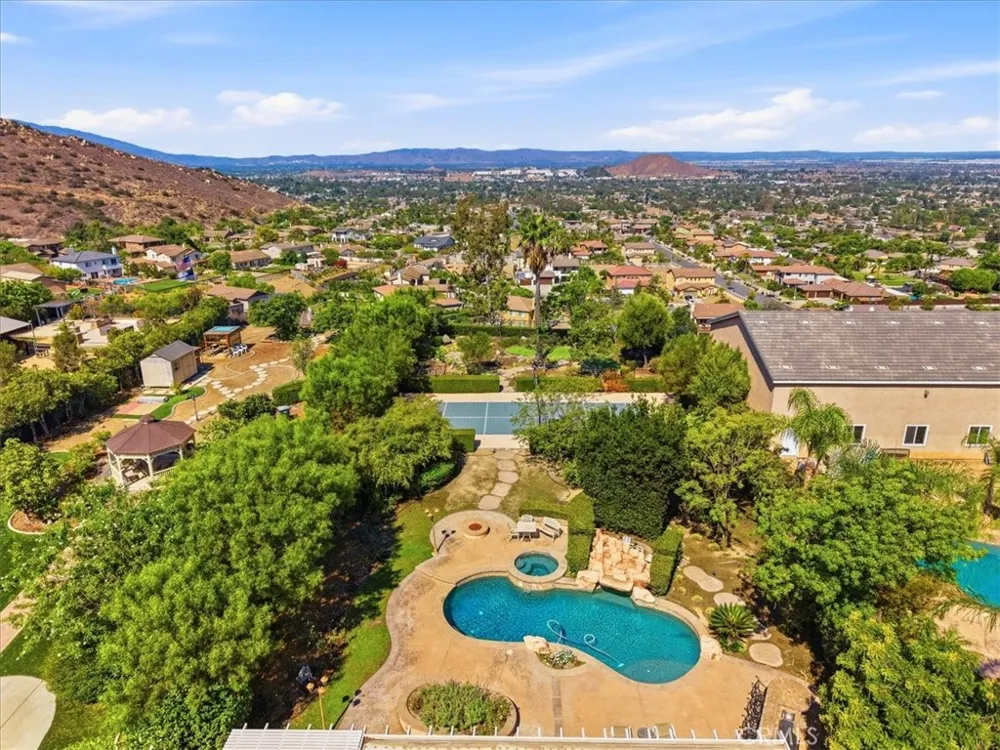 3170 Crestview Norco, CA 92860