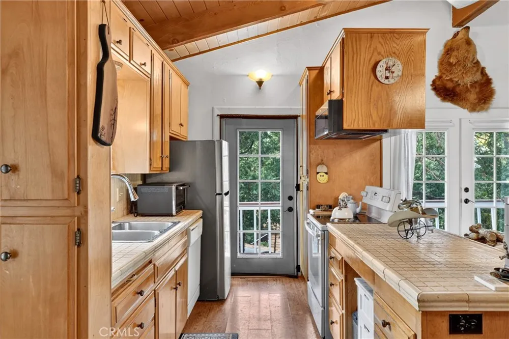 28975 Alder Terrace Cedar Glen, CA 92321