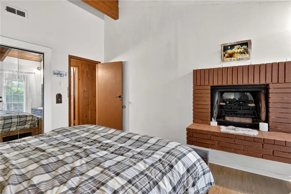 28975 Alder Terrace Cedar Glen, CA 92321