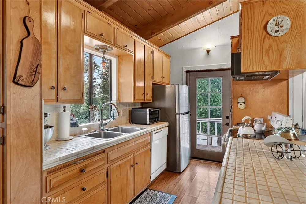 28975 Alder Terrace Cedar Glen, CA 92321