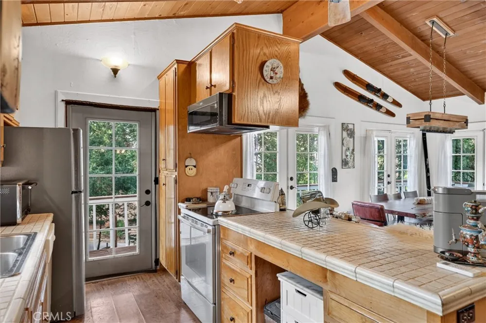 28975 Alder Terrace Cedar Glen, CA 92321