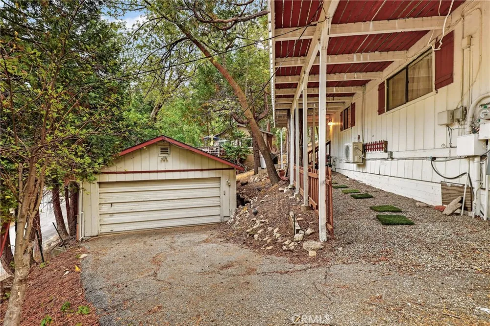 28975 Alder Terrace Cedar Glen, CA 92321