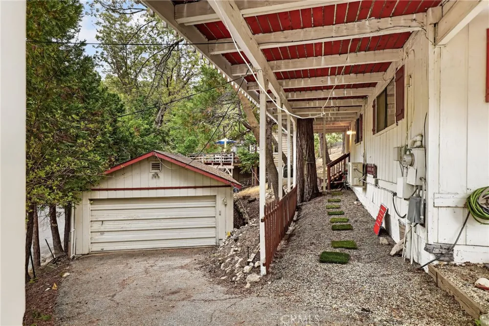 28975 Alder Terrace Cedar Glen, CA 92321