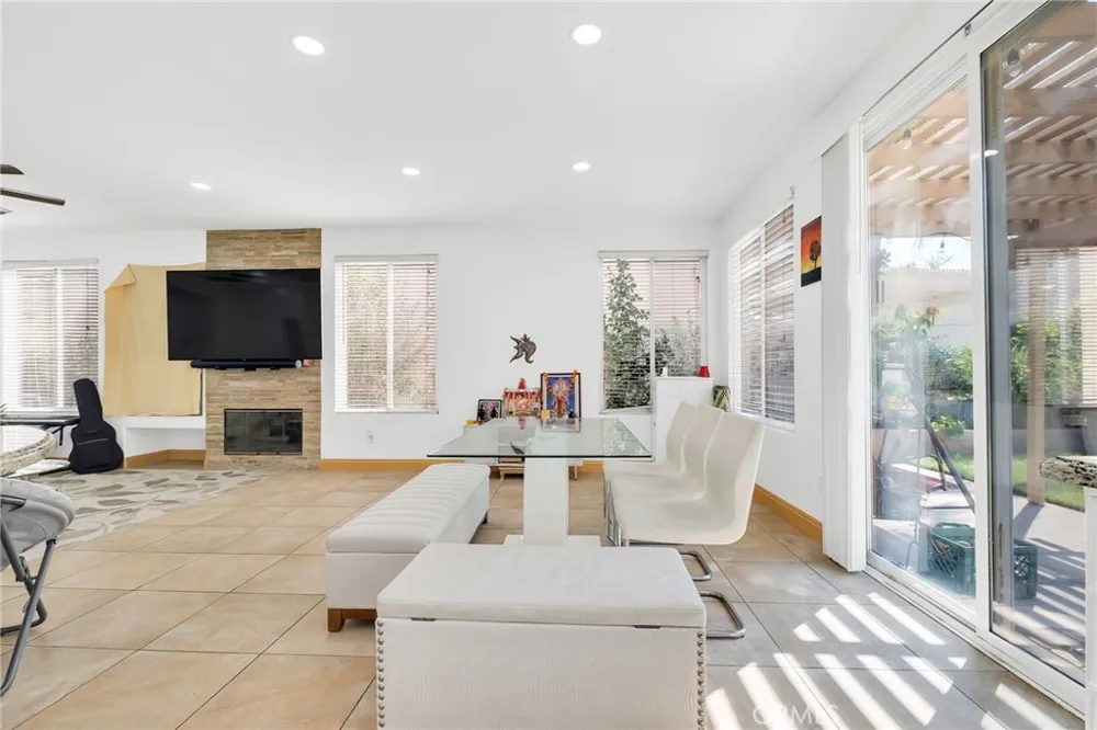 32195 Caminito Osuna Temecula, CA 92592