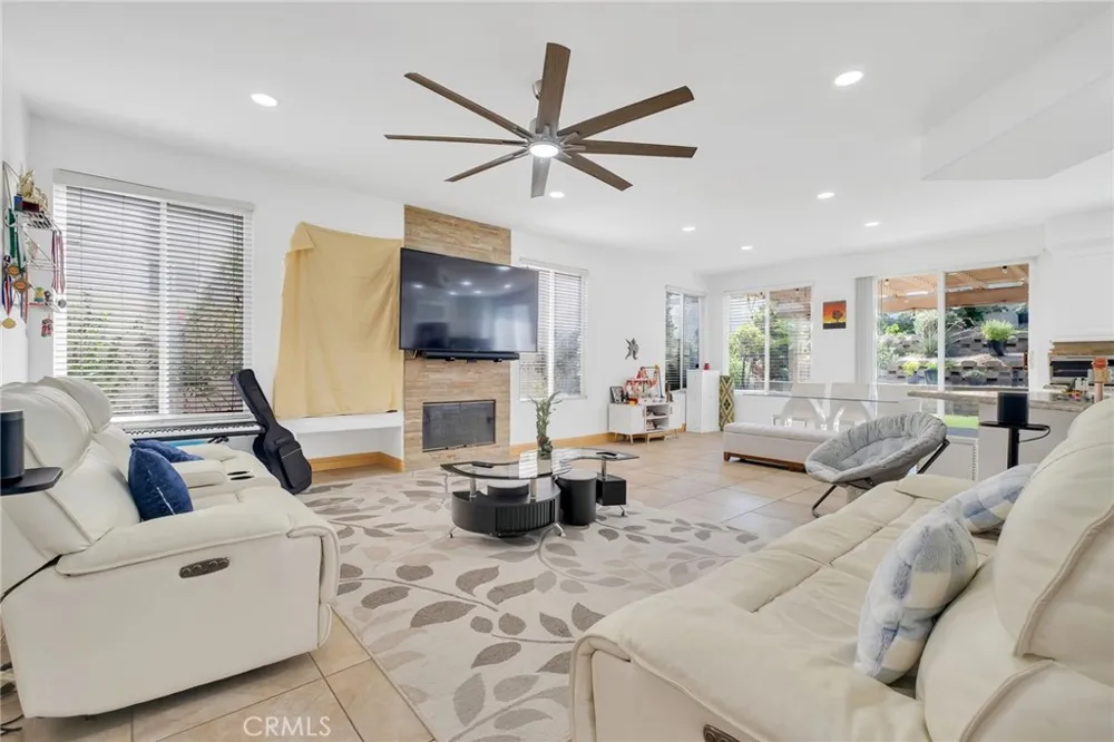 32195 Caminito Osuna Temecula, CA 92592