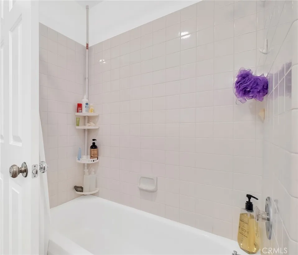 32195 Caminito Osuna Temecula, CA 92592