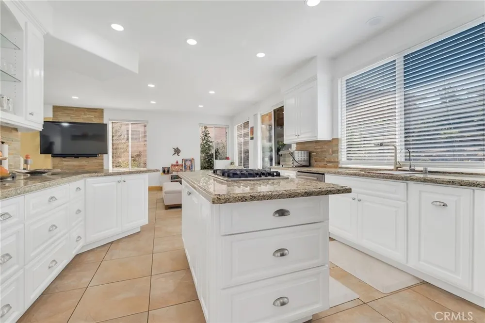 32195 Caminito Osuna Temecula, CA 92592