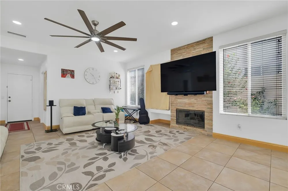 32195 Caminito Osuna Temecula, CA 92592