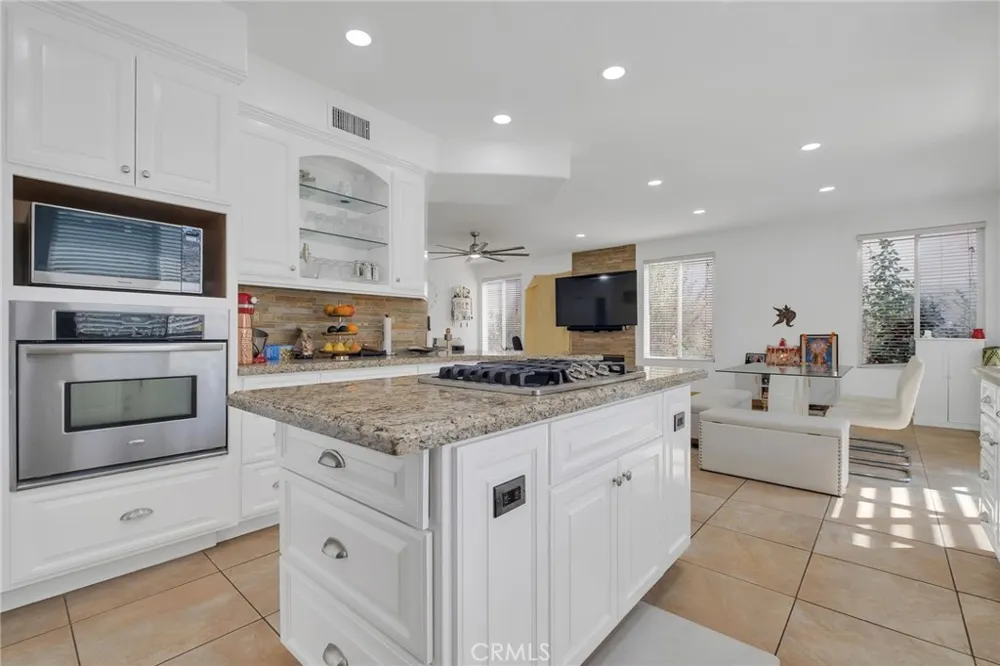 32195 Caminito Osuna Temecula, CA 92592