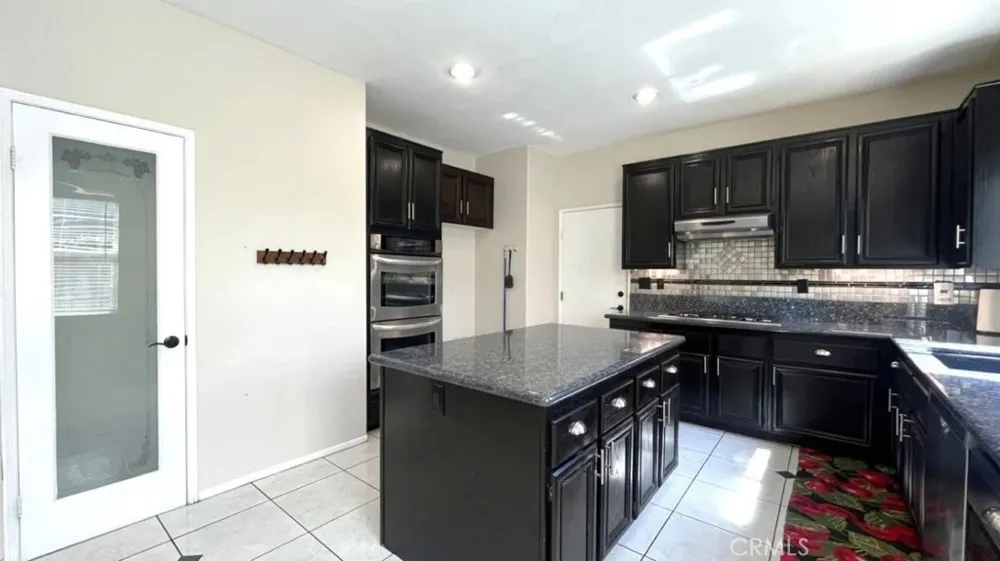 19059 Weathervane Pl. Riverside, CA 92508