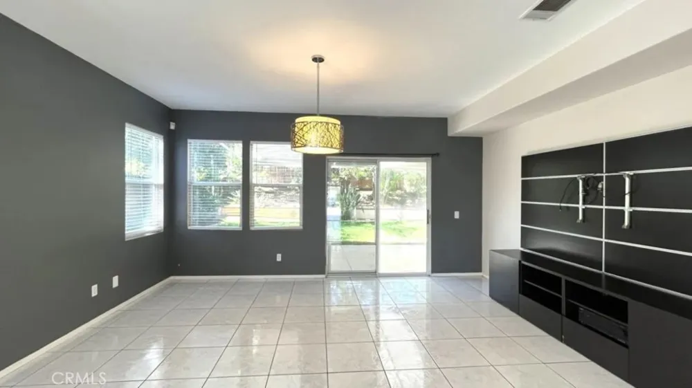 19059 Weathervane Pl. Riverside, CA 92508