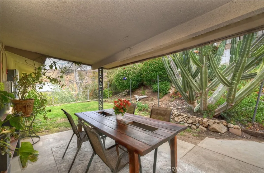 28764 Live Oak Road Highland, CA 92346