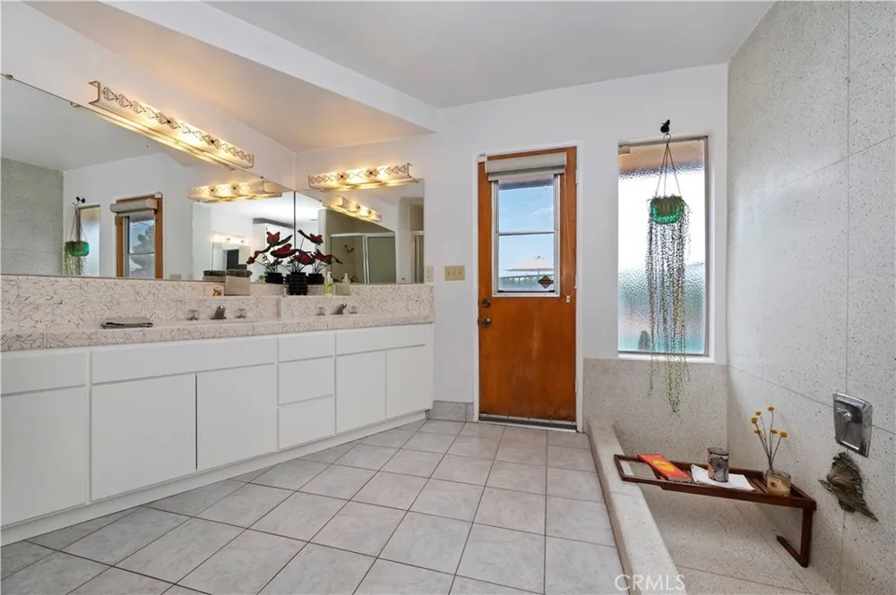 28764 Live Oak Road Highland, CA 92346