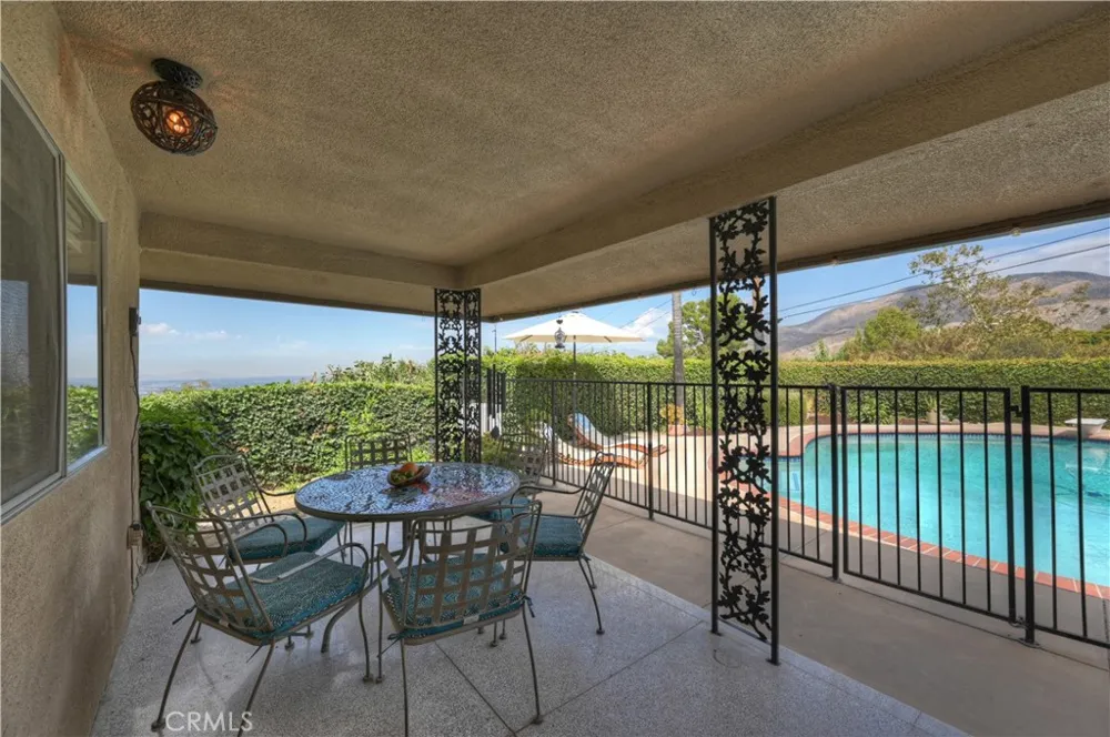 28764 Live Oak Road Highland, CA 92346