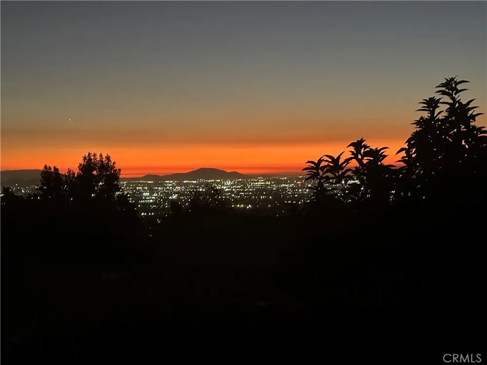 28764 Live Oak Road Highland, CA 92346