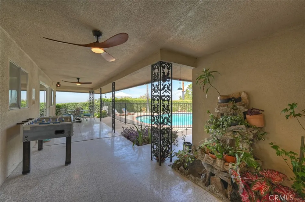 28764 Live Oak Road Highland, CA 92346