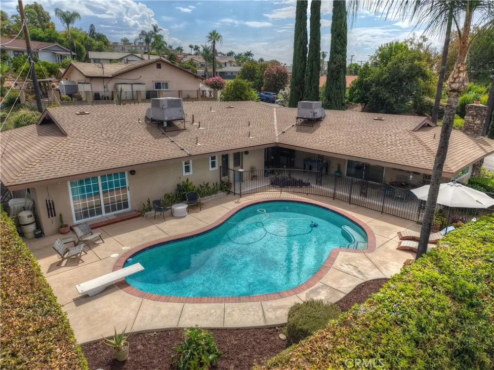 28764 Live Oak Road Highland, CA 92346