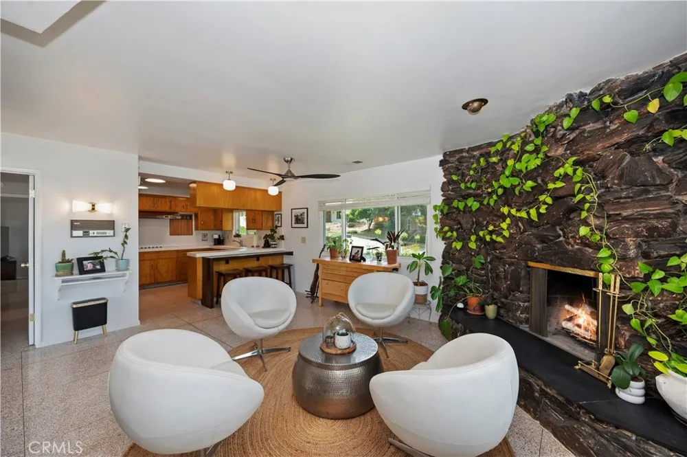 28764 Live Oak Road Highland, CA 92346