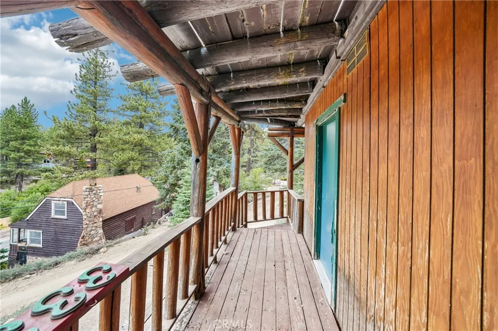 33329 Robin Drive Green Valley Lake, CA 92341