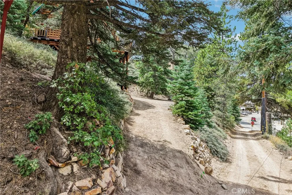 33329 Robin Drive Green Valley Lake, CA 92341