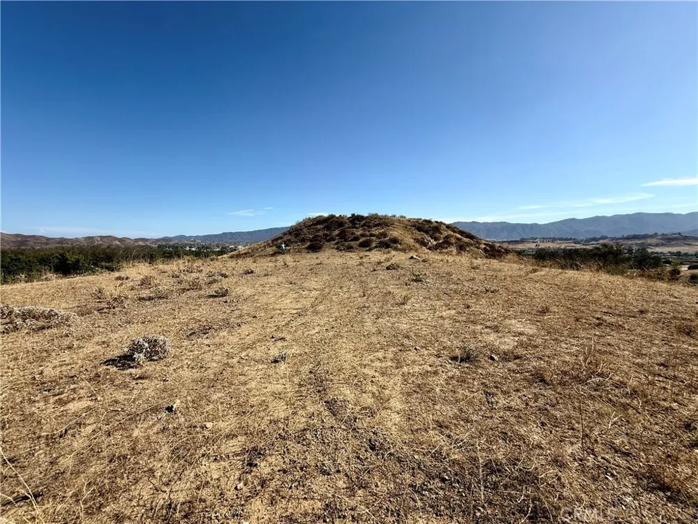 1 EL TORO ROAD Lake Elsinore, CA 92532