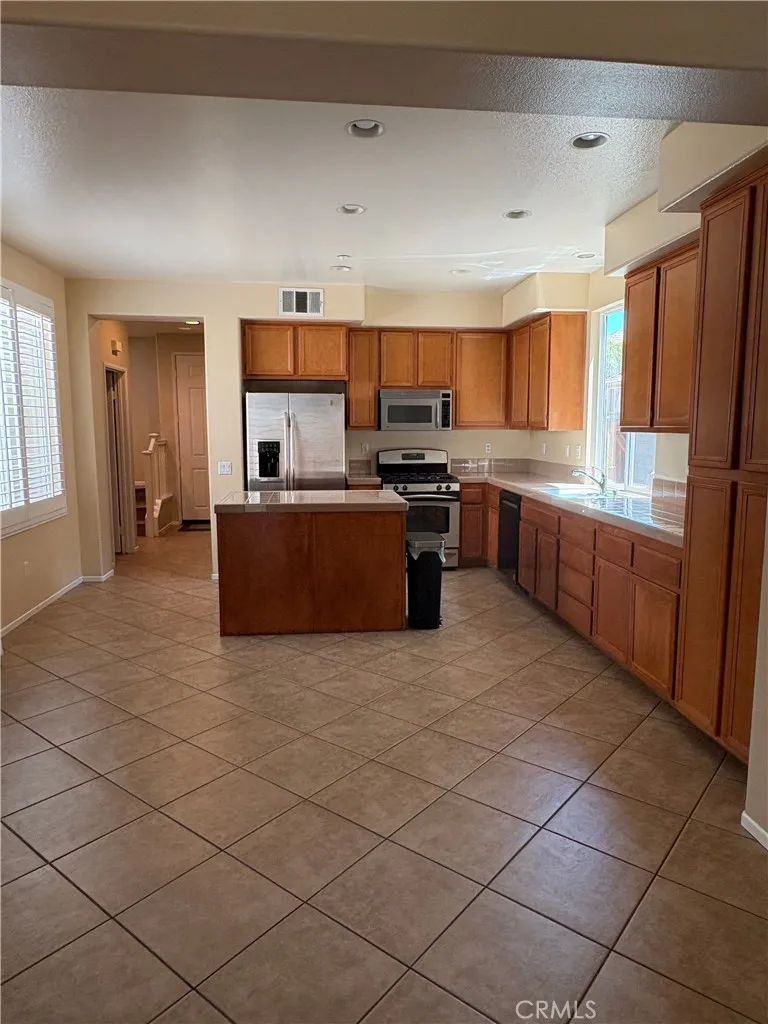57 Crocus Redlands, CA 92373
