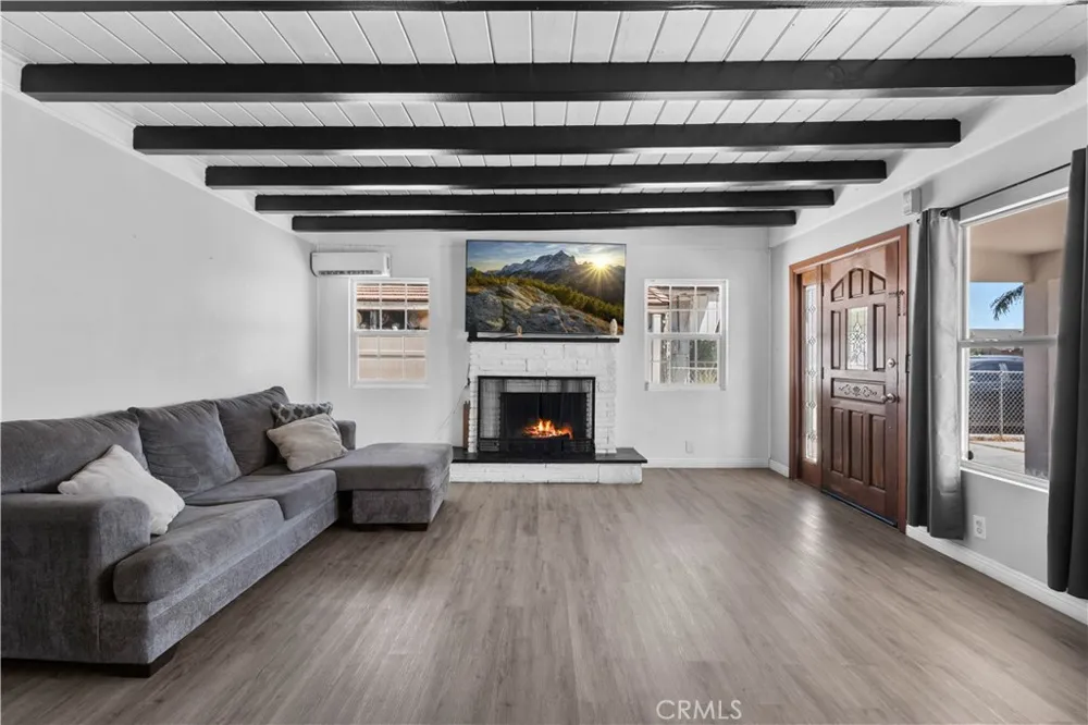 239 Orange Colton, CA 92324
