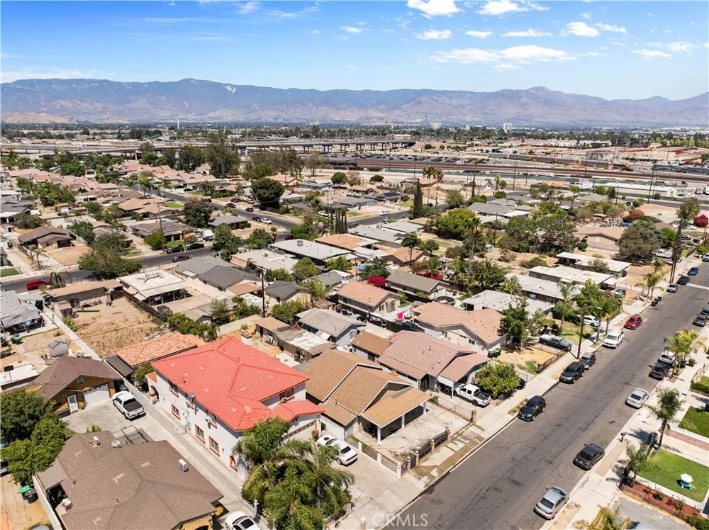 239 Orange Colton, CA 92324