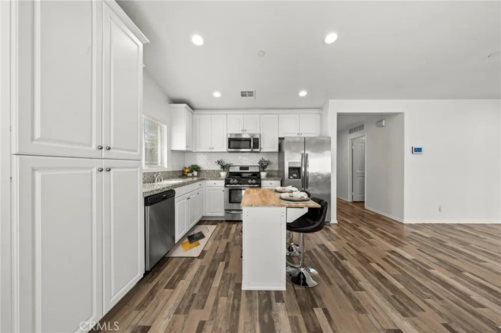 29314 Linden Lake Elsinore, CA 92530