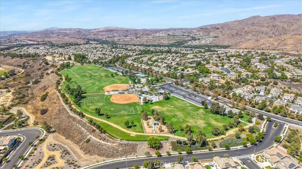 11082 Kalmia Court Corona, CA 92883