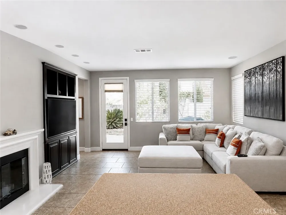 11082 Kalmia Court Corona, CA 92883