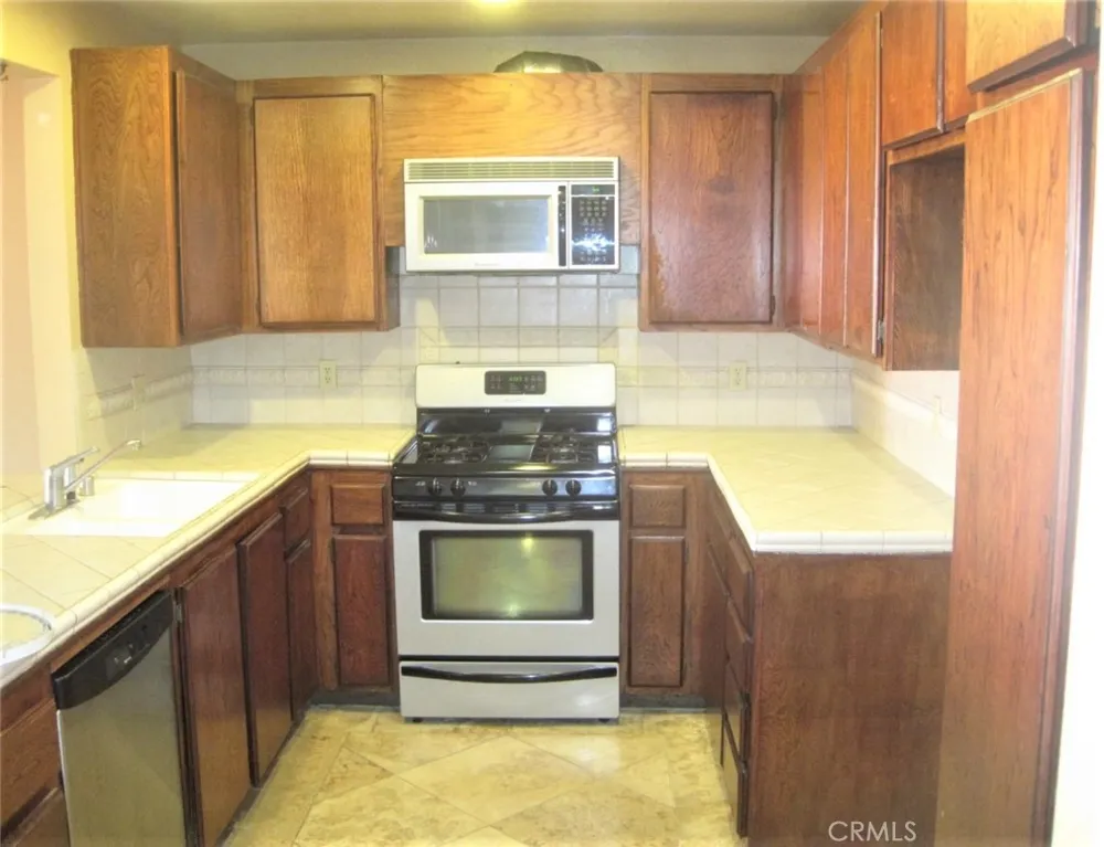 2441 Sylvian La Verne, CA 91750
