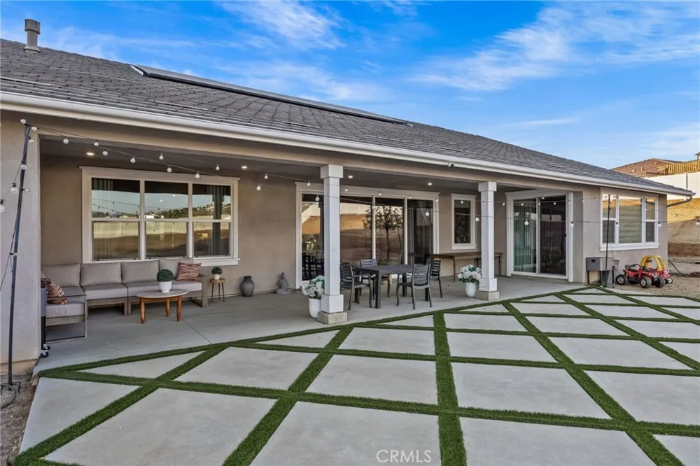 16369 Mariposa Avenue Riverside, CA 92504