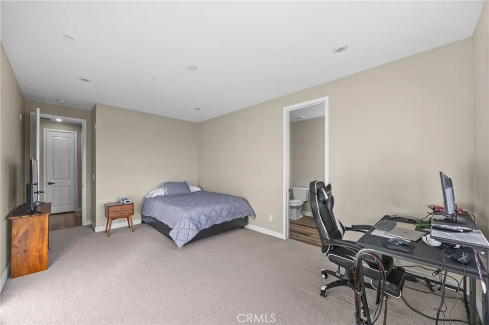 16369 Mariposa Avenue Riverside, CA 92504